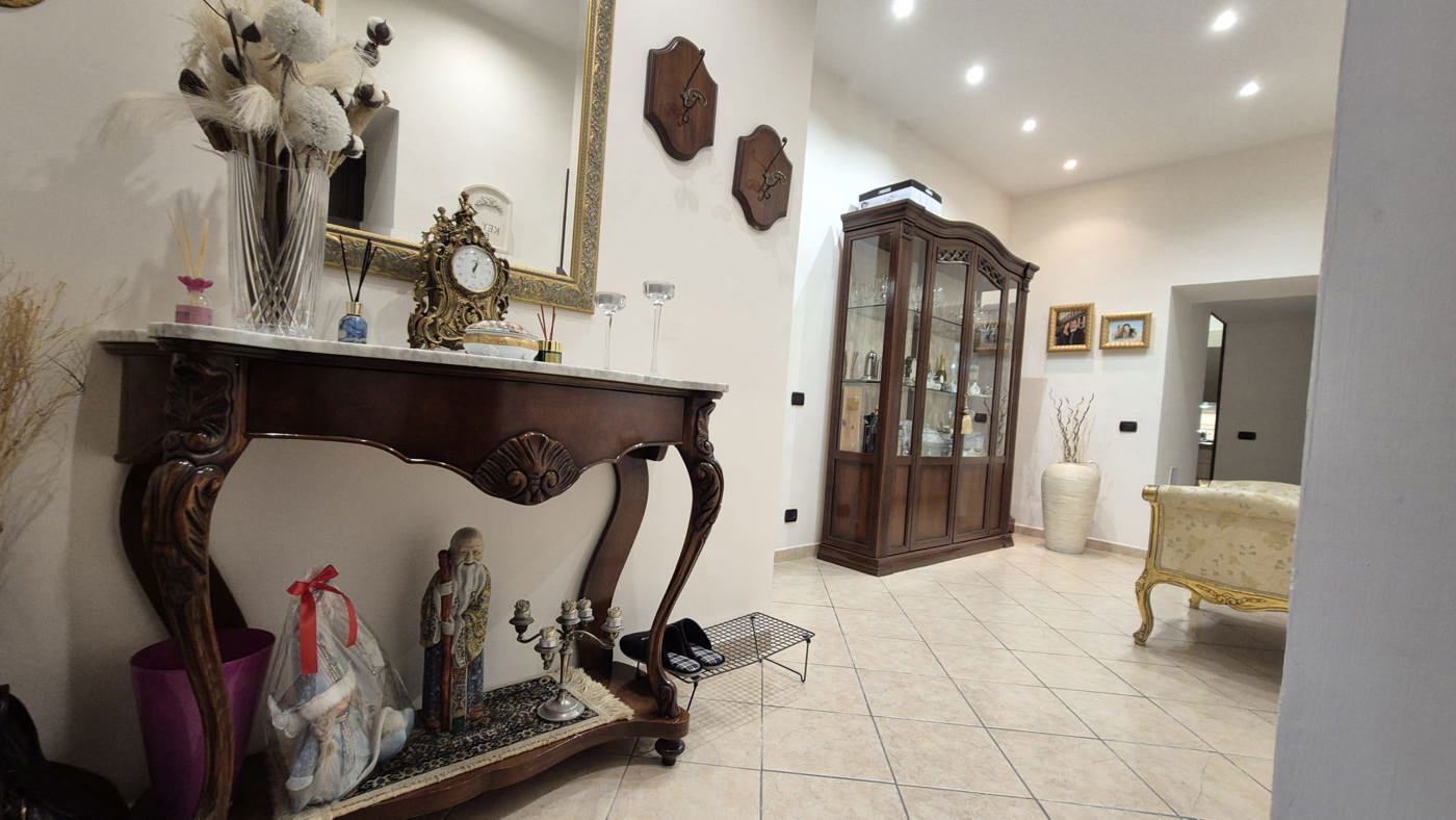 Quadrilocale ristrutturato a Napoli