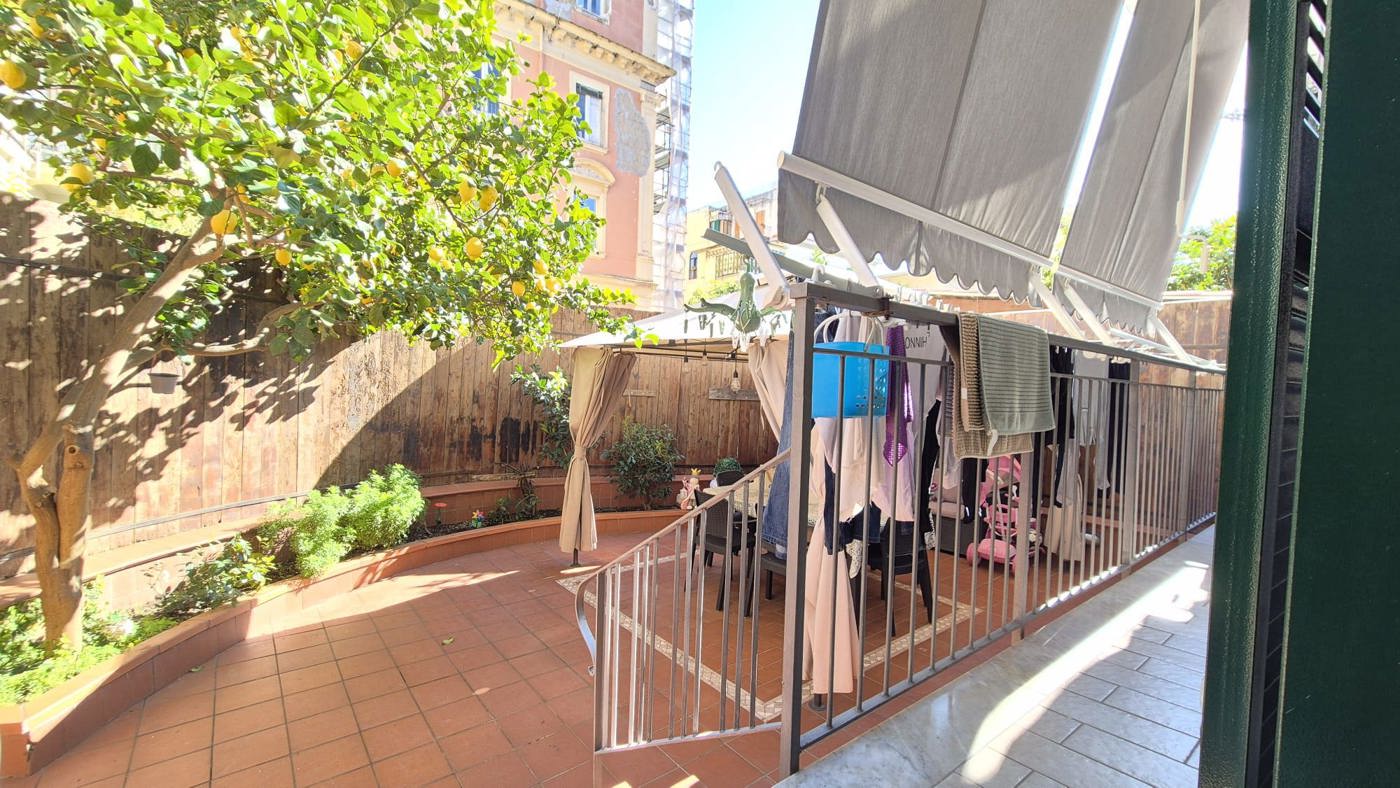 Quadrilocale ristrutturato a Napoli