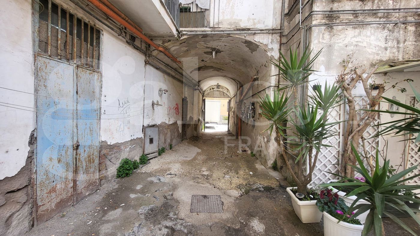 Magazzino in vendita a Napoli