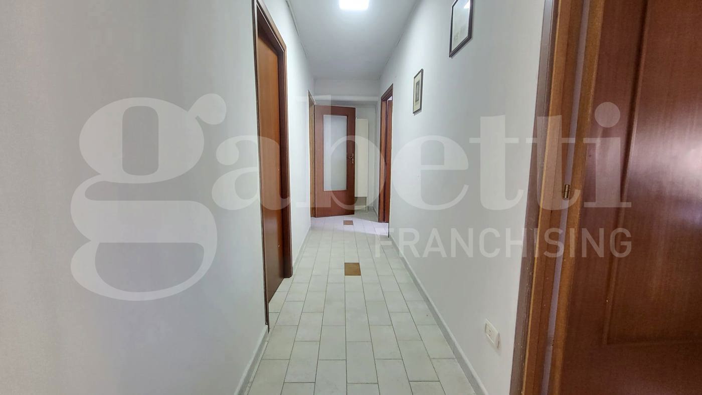 Ufficio in affitto a Pozzuoli