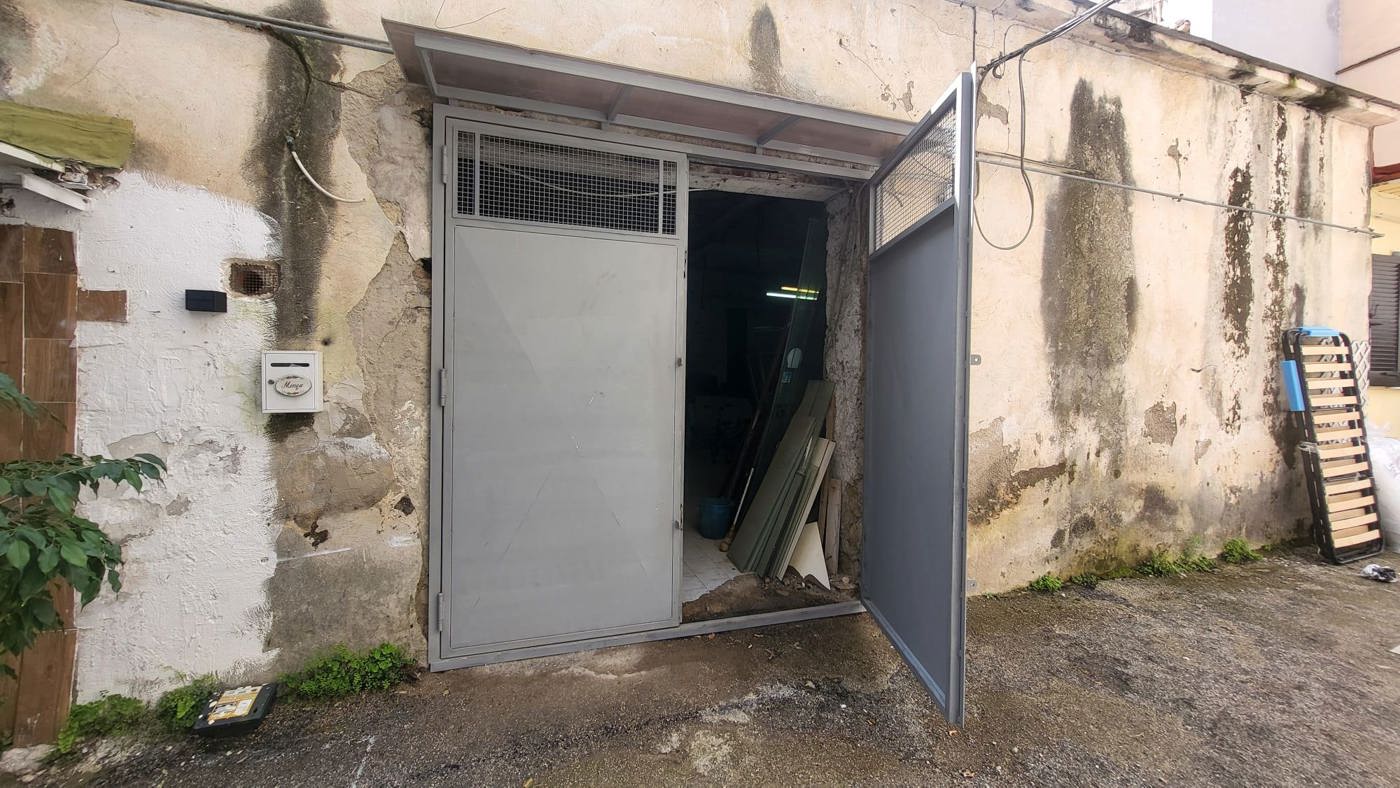 Magazzino in vendita a Napoli