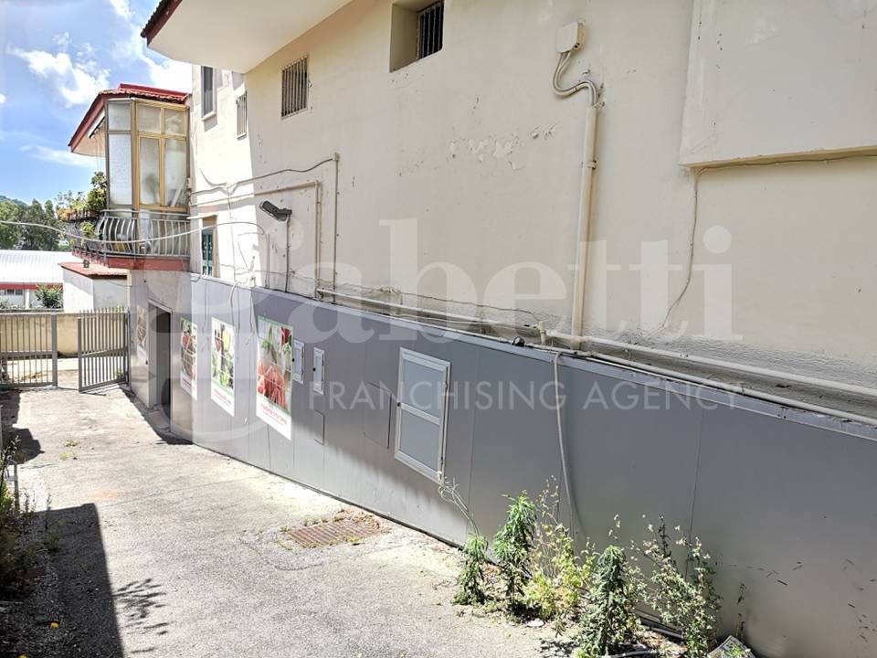 Magazzino in affitto a Napoli