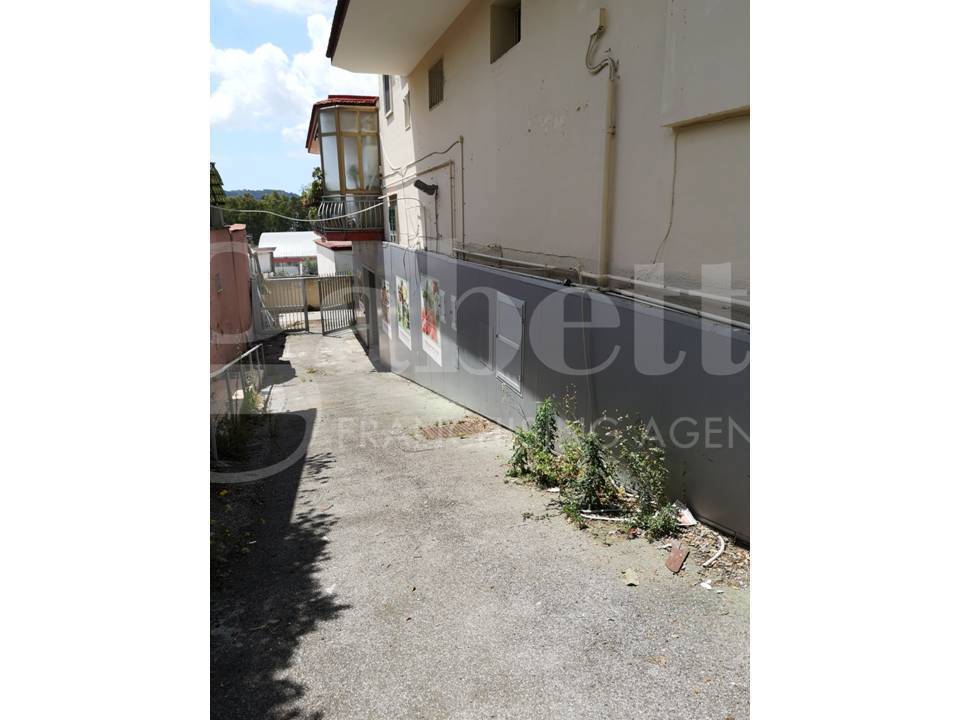 Magazzino in affitto a Napoli