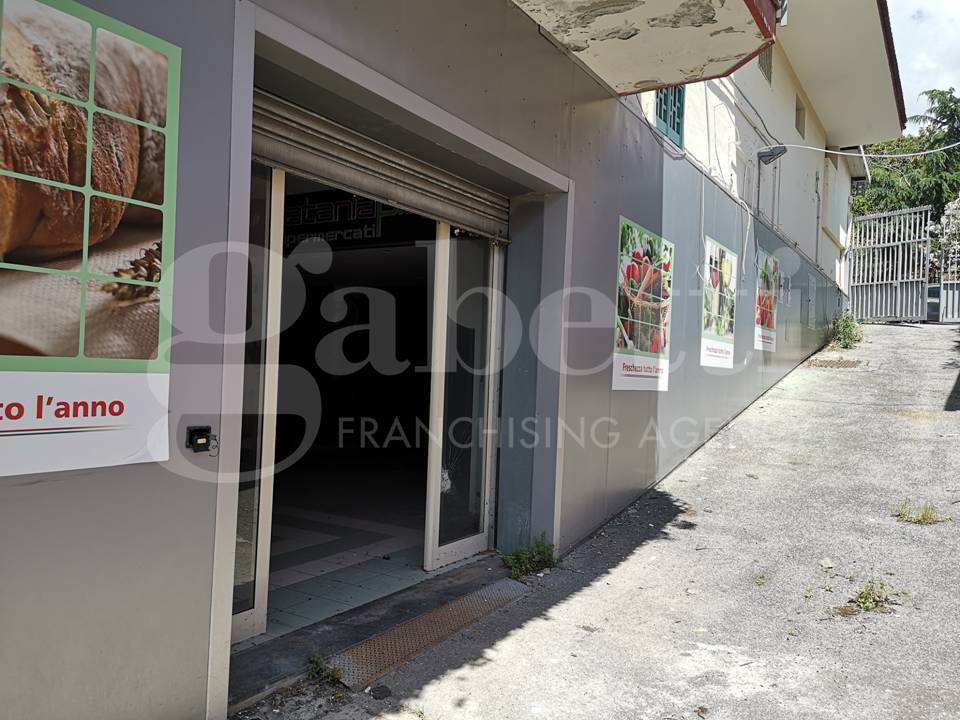 Magazzino in affitto a Napoli