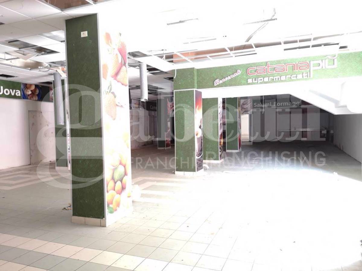 Magazzino in affitto a Napoli