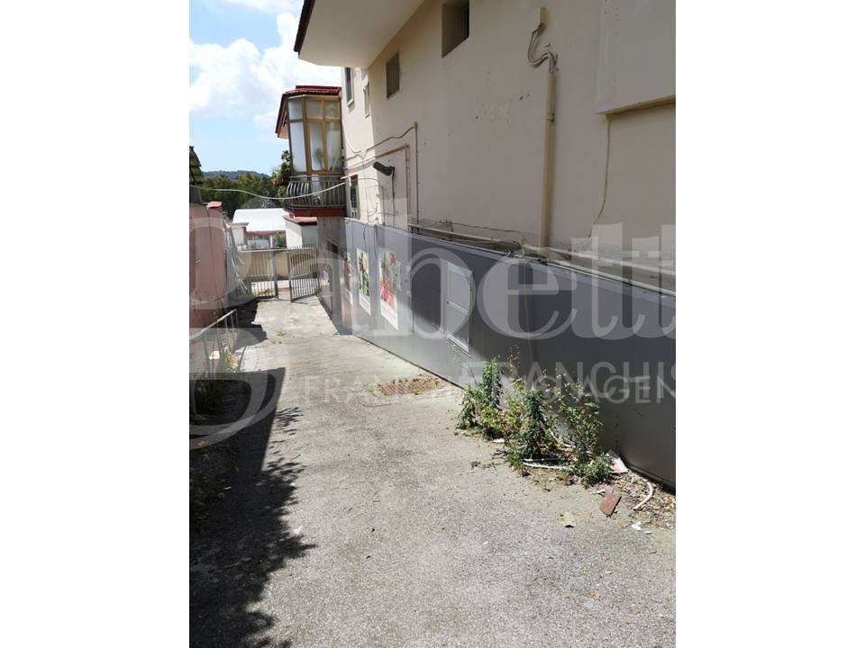 Magazzino in affitto a Napoli