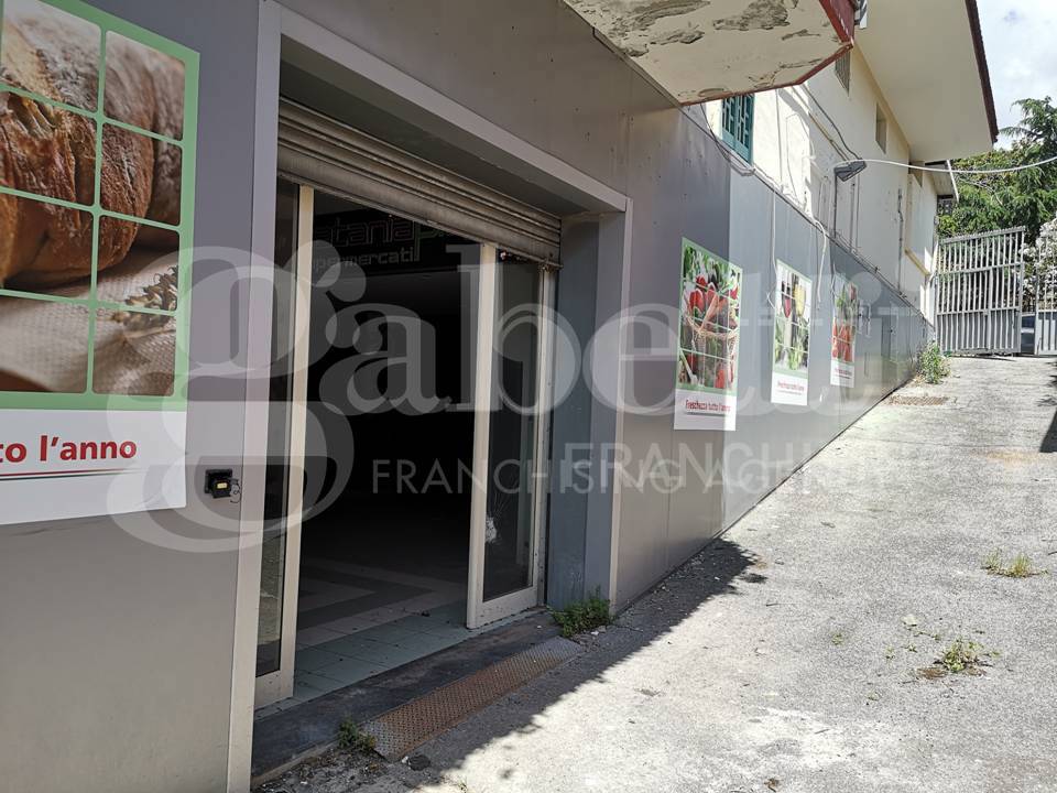Magazzino in affitto a Napoli