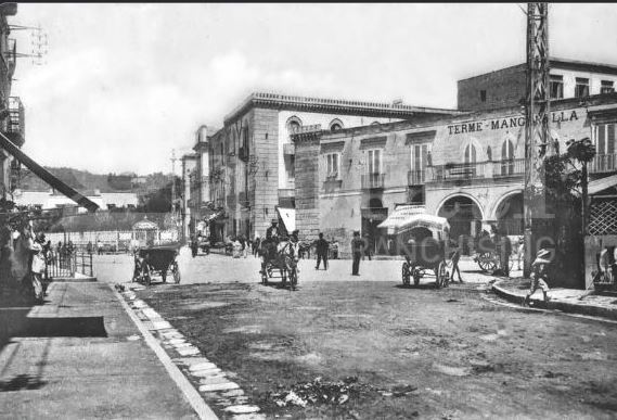 Stabile/Palazzo in vendita a Napoli