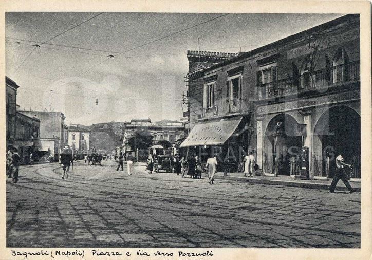 Stabile/Palazzo in vendita a Napoli