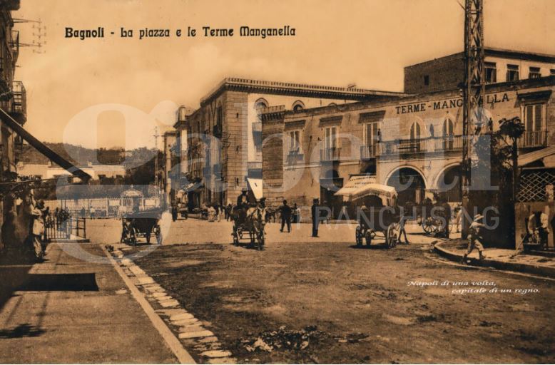 Stabile/Palazzo in vendita a Napoli