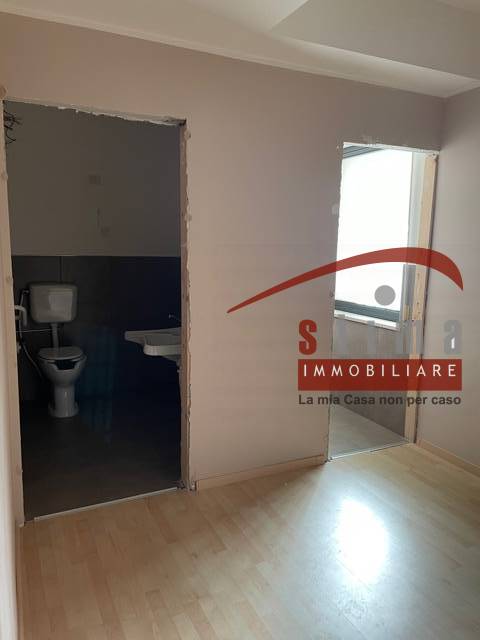 Locale commerciale in vendita a Siracusa, Piazza Adda