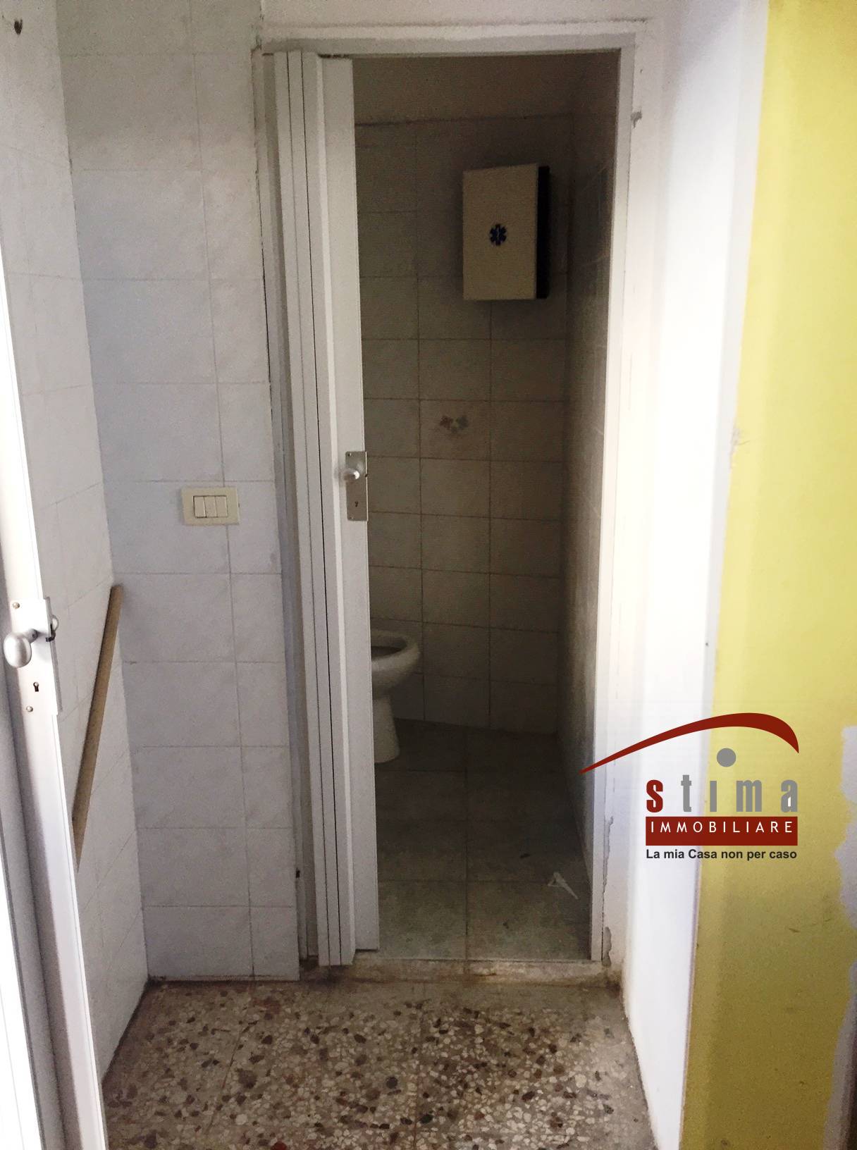 Locale commerciale in vendita a Siracusa, Umbertina