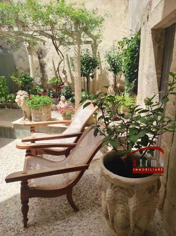 Intero Stabile in vendita a Siracusa, Ortigia