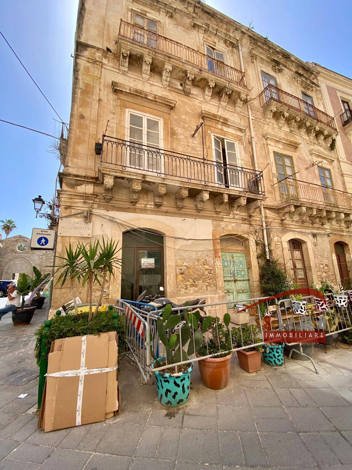 Basso in vendita a Siracusa, Ortigia