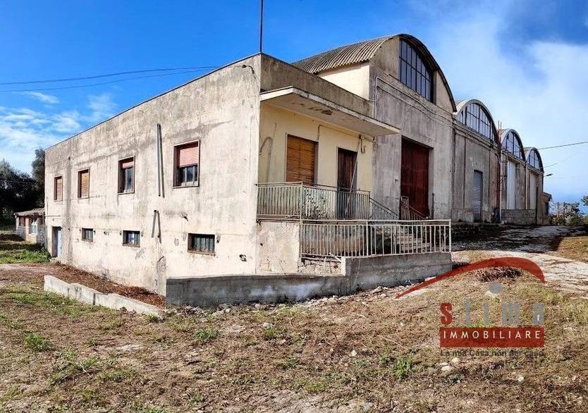 Opificio in vendita a Siracusa, Elorina