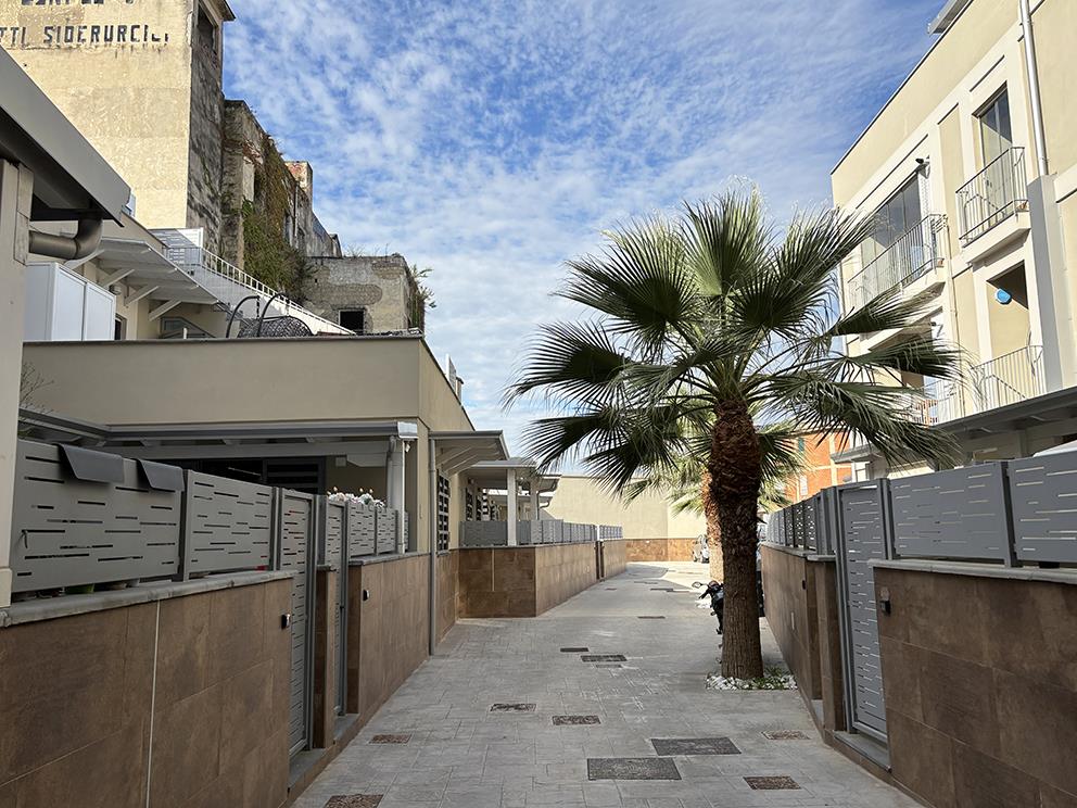 Appartamento con giardino in via ferrante imparato 160, Napoli