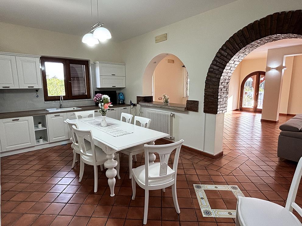 Villa con giardino in via masseria vecchia snc, Giugliano in Campania