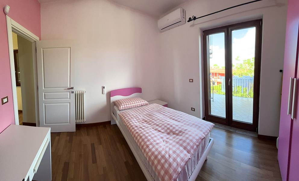 Villa con giardino in via masseria vecchia snc, Giugliano in Campania