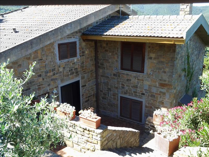 Vende villa con giardino a Empoli