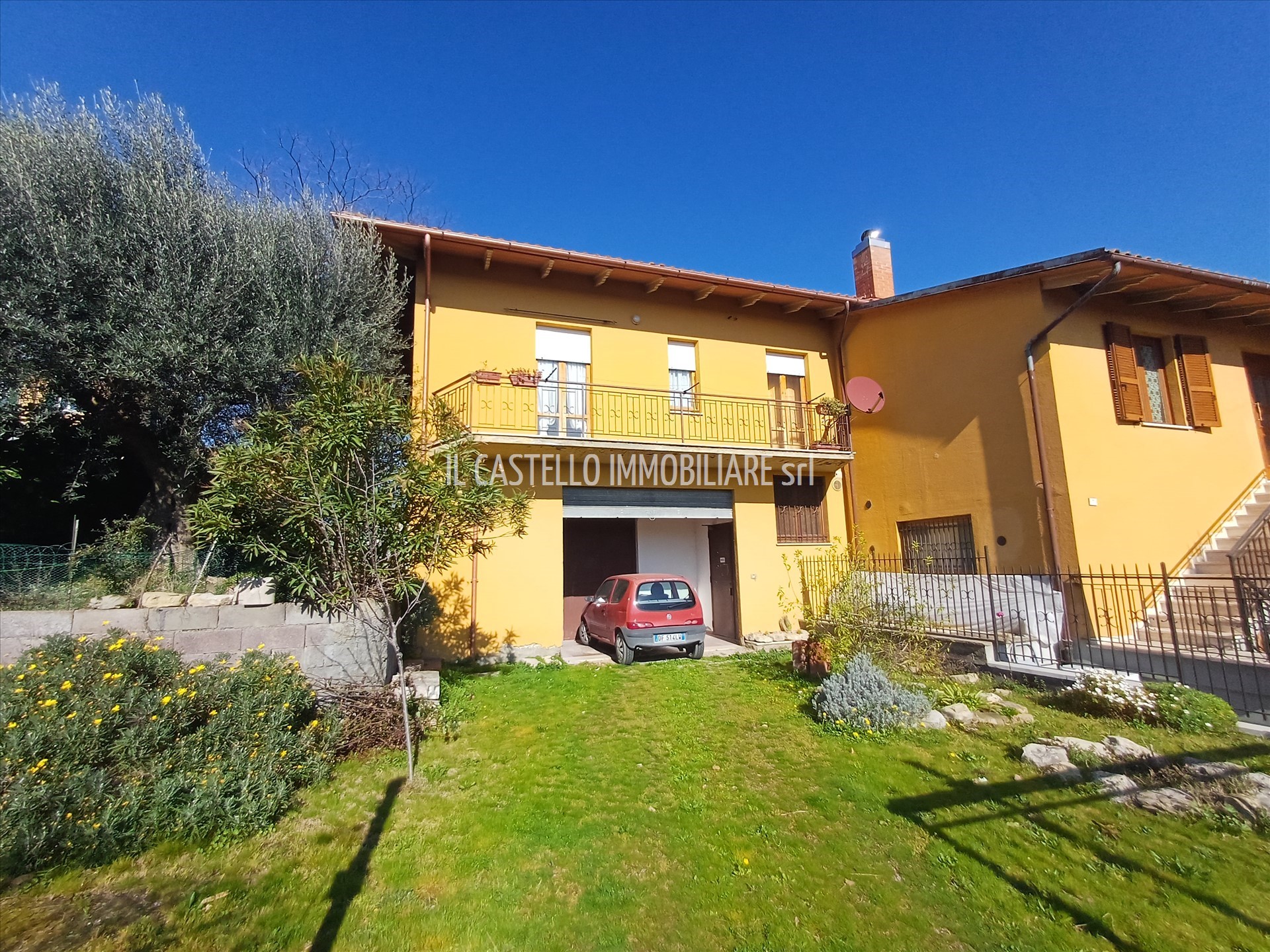 Appartamento con giardino, San Casciano dei Bagni palazzone