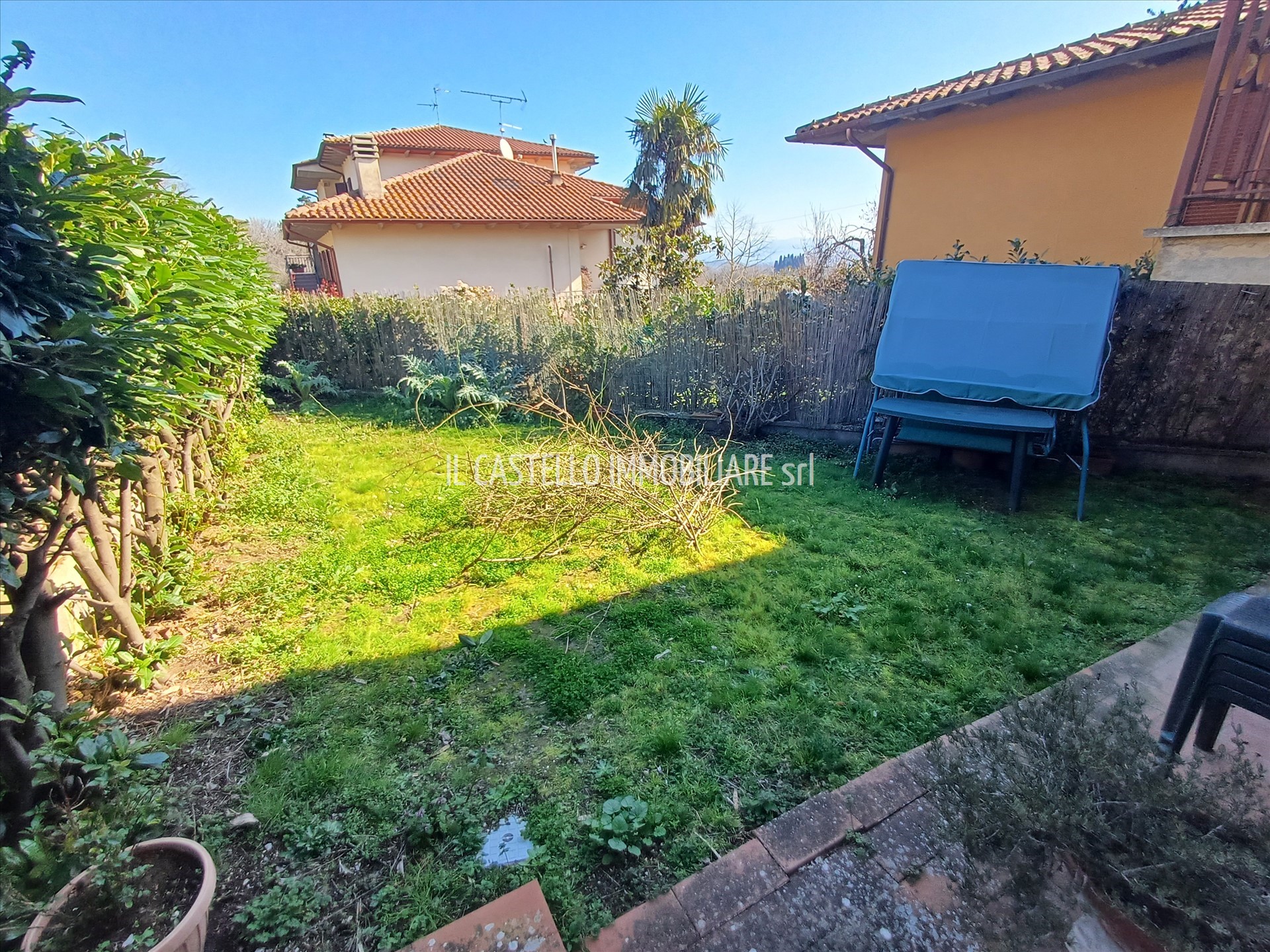 Appartamento con giardino, San Casciano dei Bagni palazzone