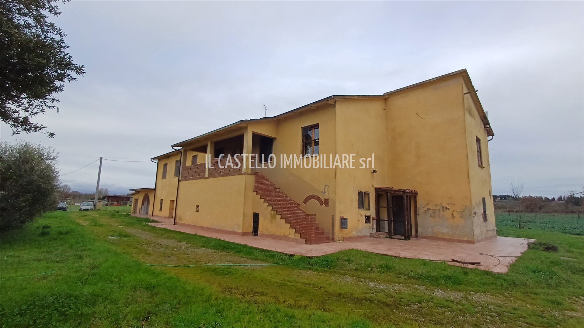 Rustico con giardino a Torrita di Siena