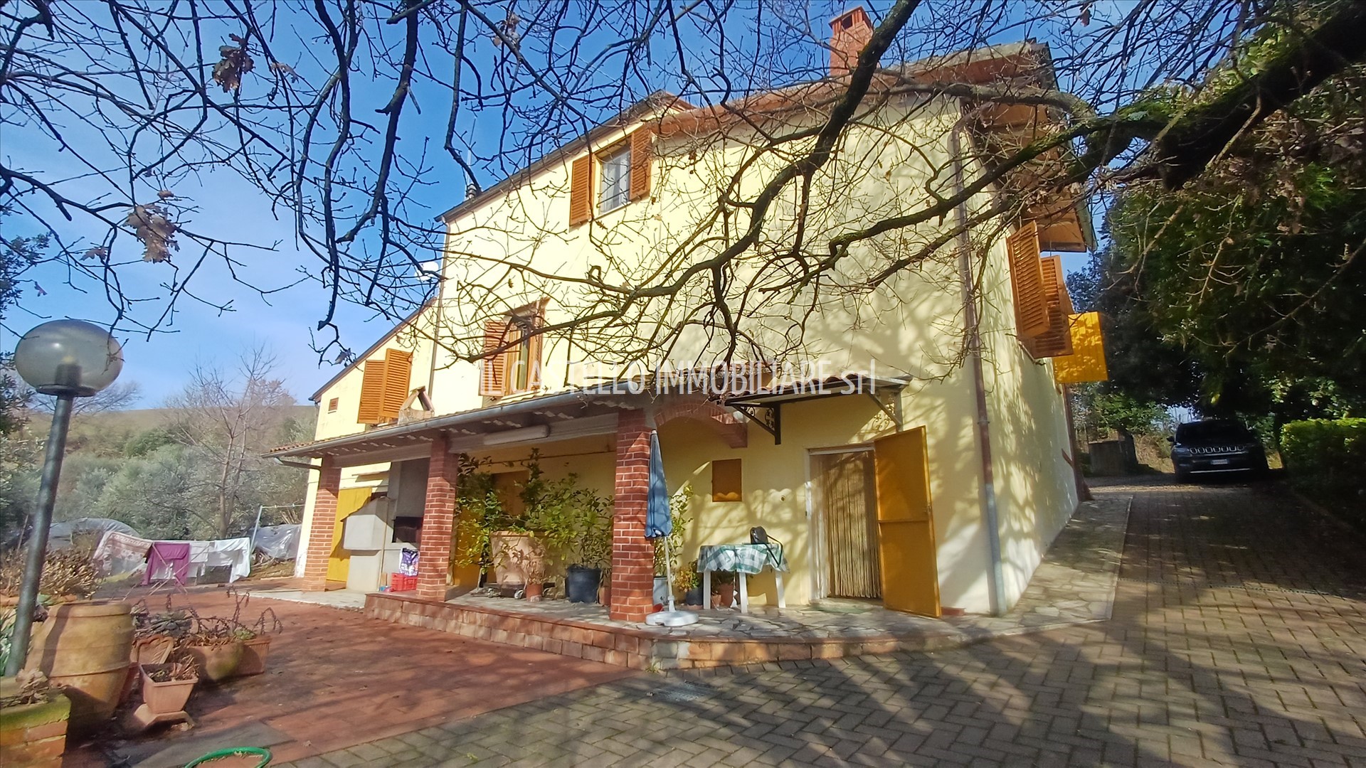 Rustico con giardino a Trequanda