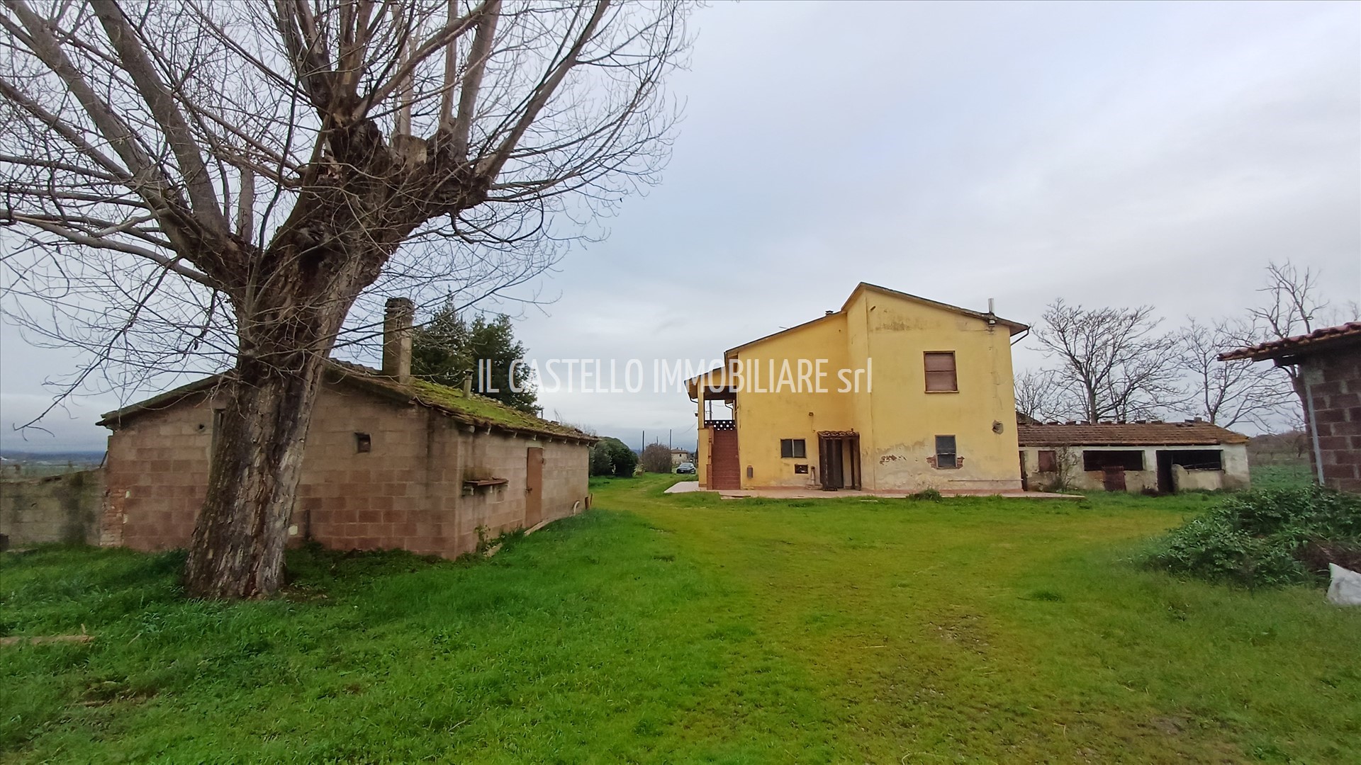Villa con giardino a Torrita di Siena