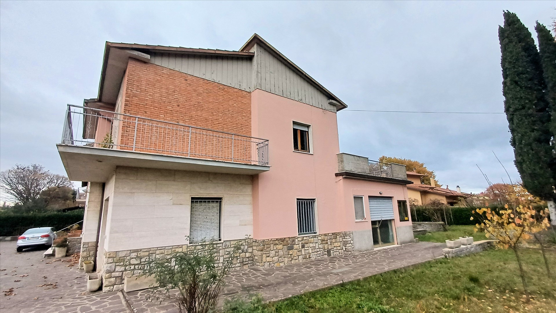 Appartamento con giardino a Sarteano