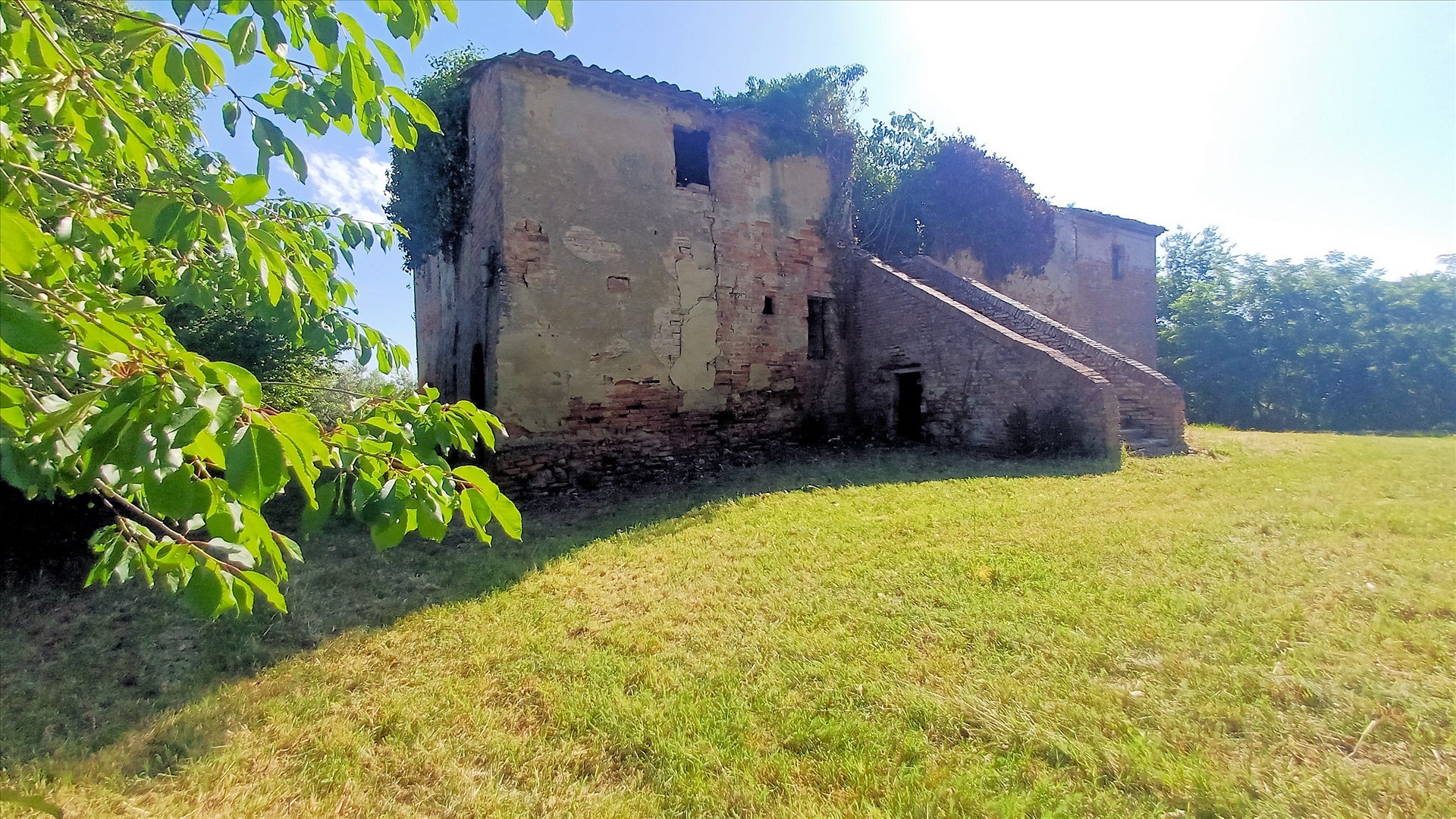 Rustico con giardino, Montepulciano acquaviva