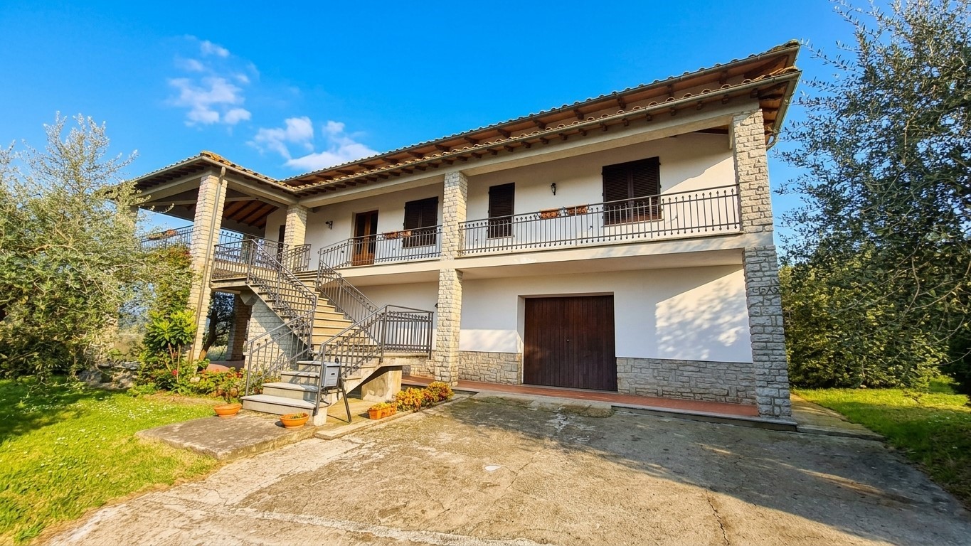 Villa con giardino a Sinalunga