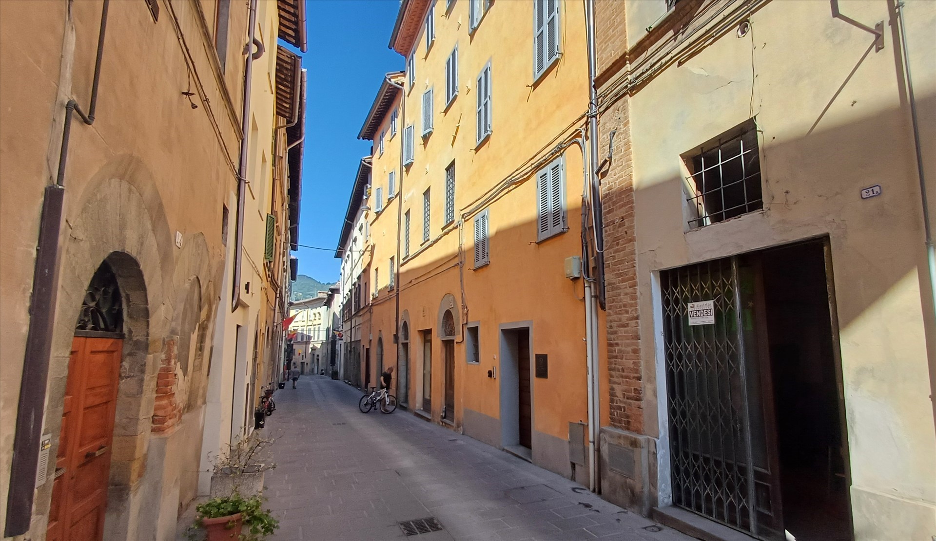 Locale commerciale in vendita a Citt� di Castello