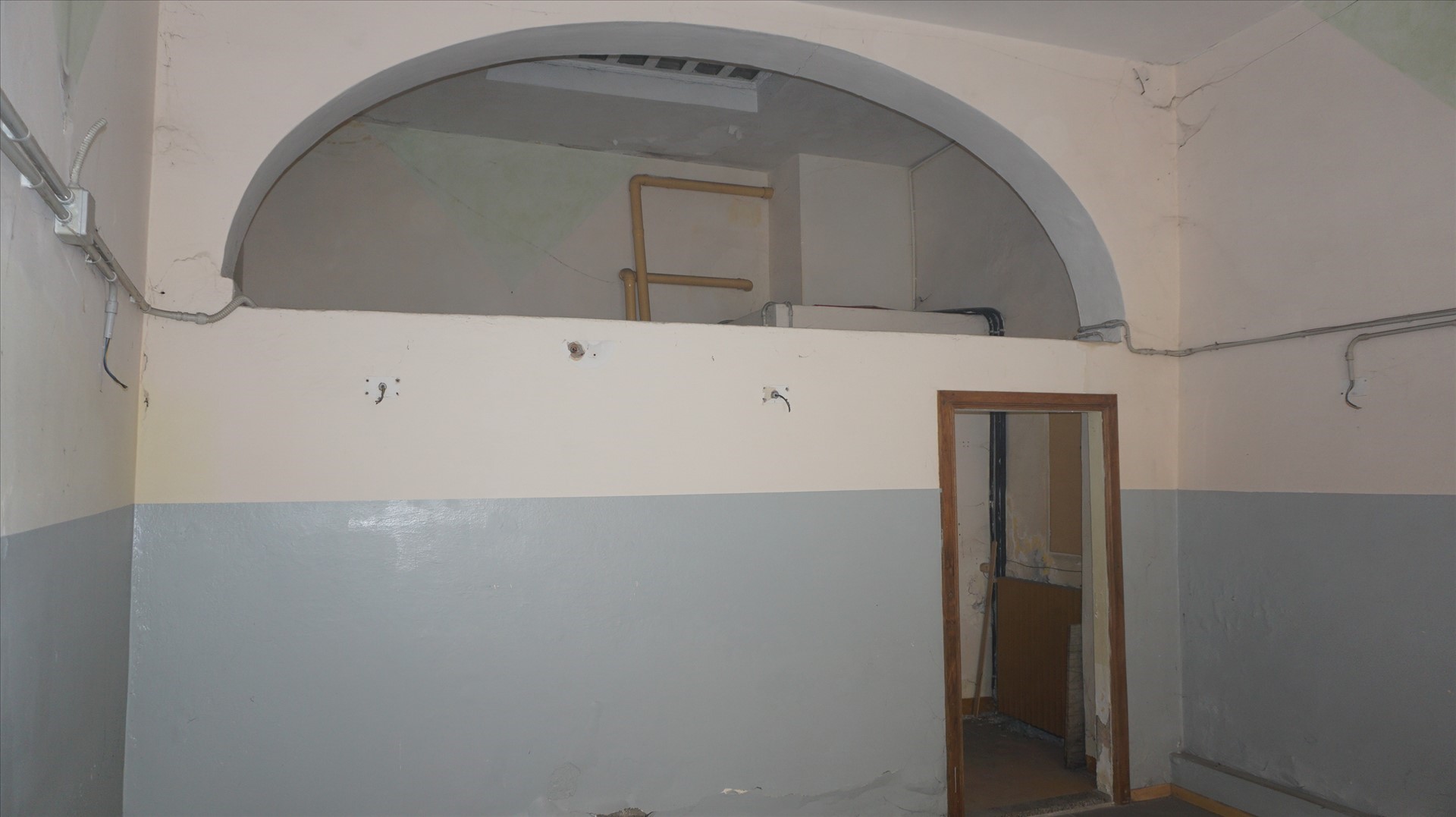 Locale commerciale in vendita a Citt� di Castello