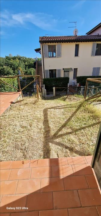 Quadrilocale con giardino a Monteriggioni