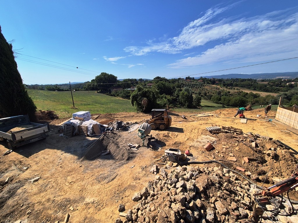 Rustico con giardino a Sovicille