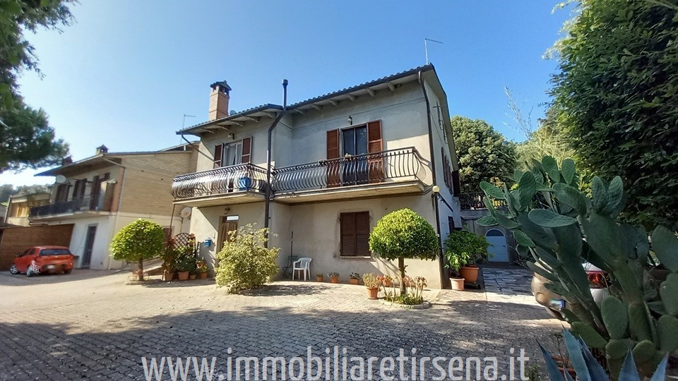 Quadrilocale con giardino, Orvieto bagni
