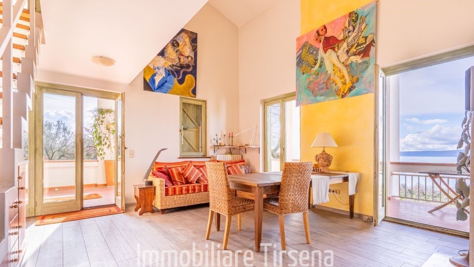 Villa con giardino a Bolsena