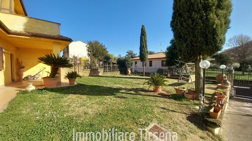 Appartamento con giardino a Castel Viscardo