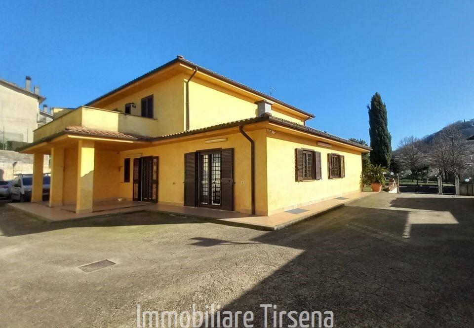 Appartamento con giardino a Castel Viscardo