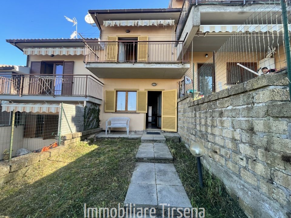 Villa con giardino a San Lorenzo Nuovo