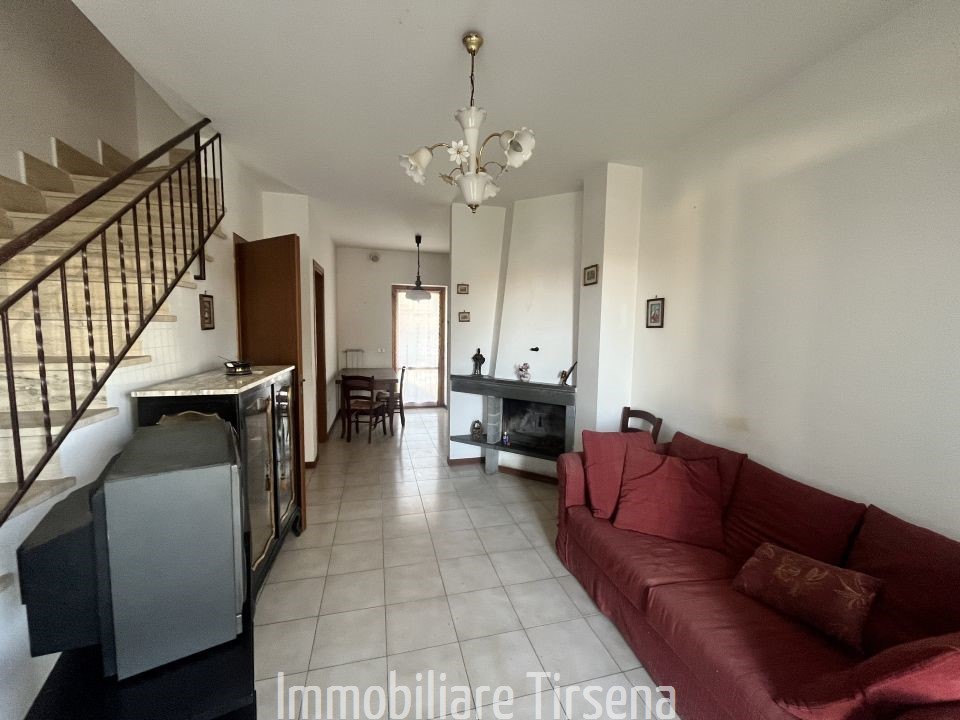 Villa con giardino a San Lorenzo Nuovo