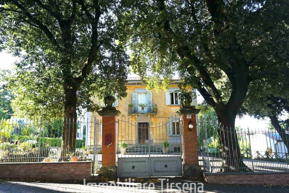 Villa con giardino, Orvieto canale nuovo