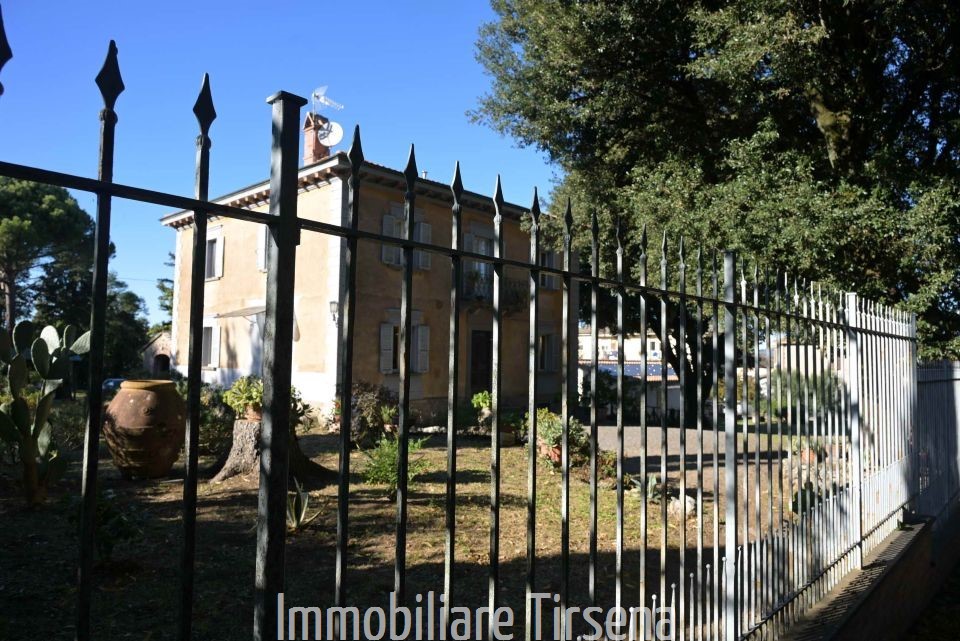 Villa con giardino, Orvieto canale nuovo