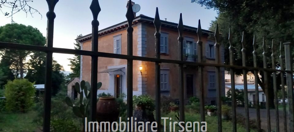 Villa con giardino, Orvieto canale nuovo