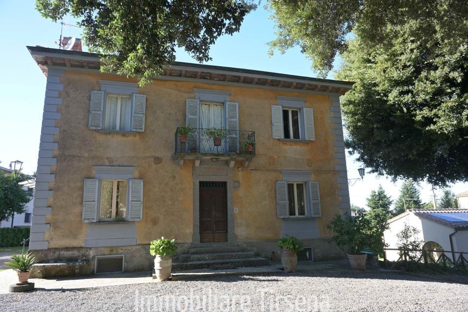 Villa con giardino, Orvieto canale nuovo