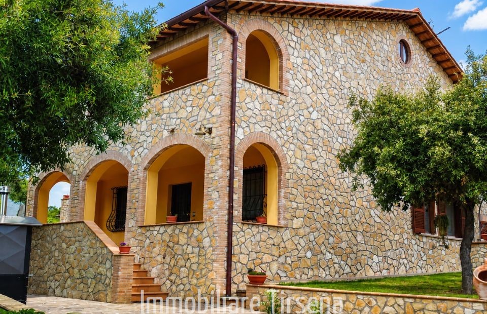 Villa con giardino, Orvieto colonetto di prodo