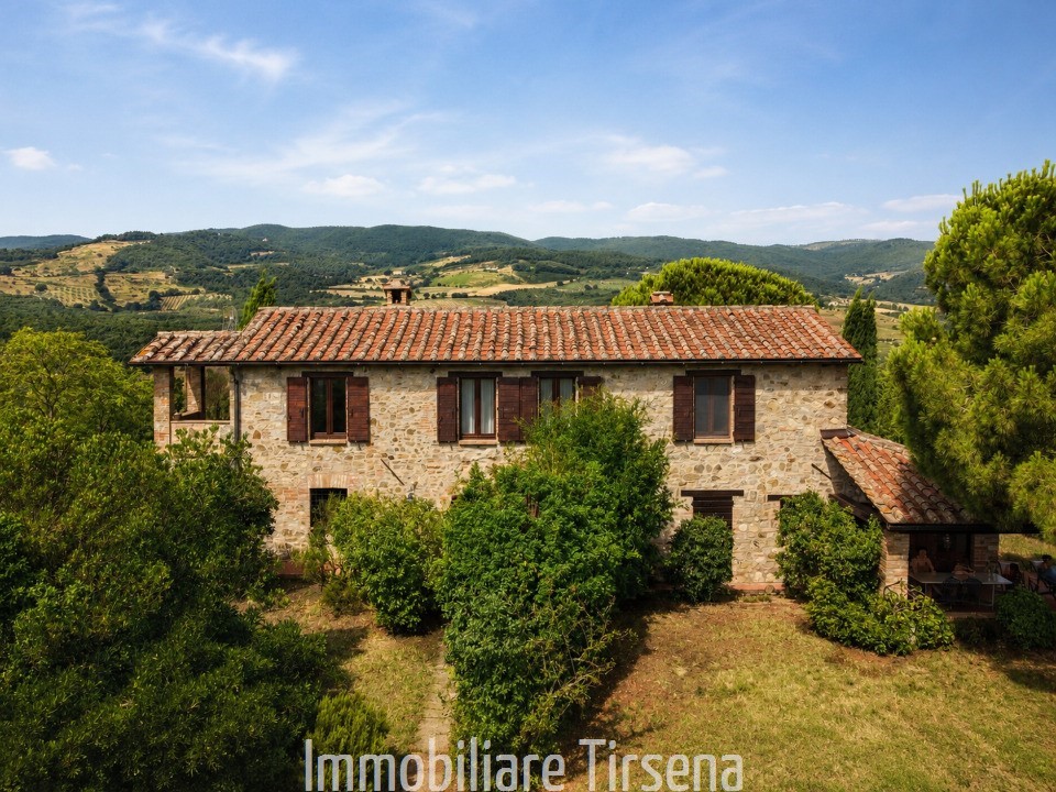 Rustico con giardino, Fabro scalo