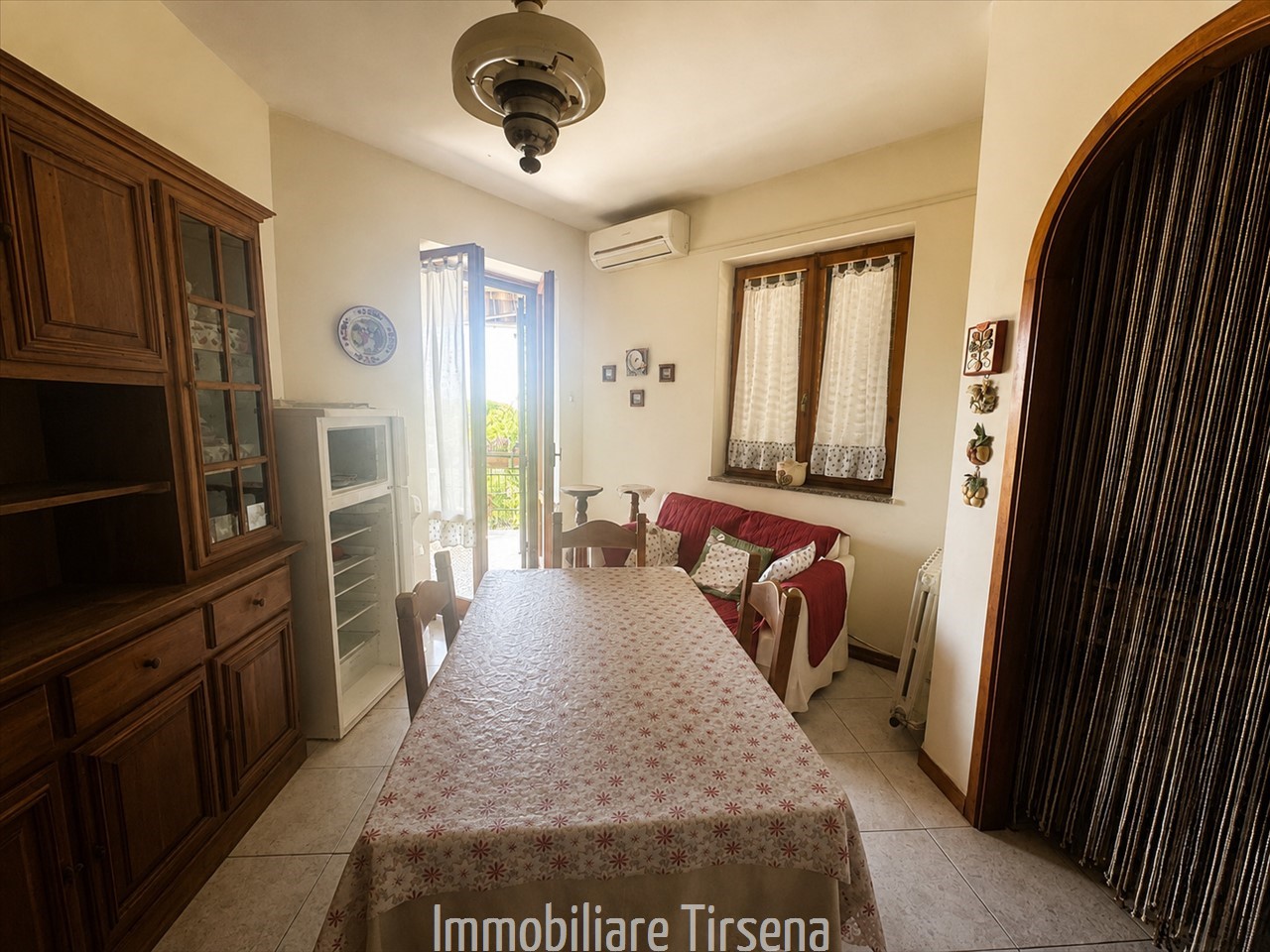 Villa con giardino a Montecchio