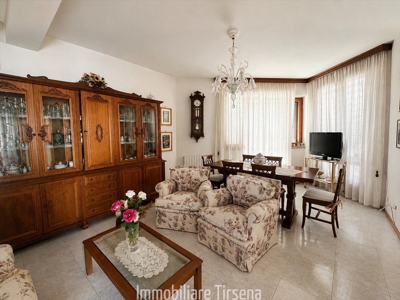 Villa con giardino a Montecchio