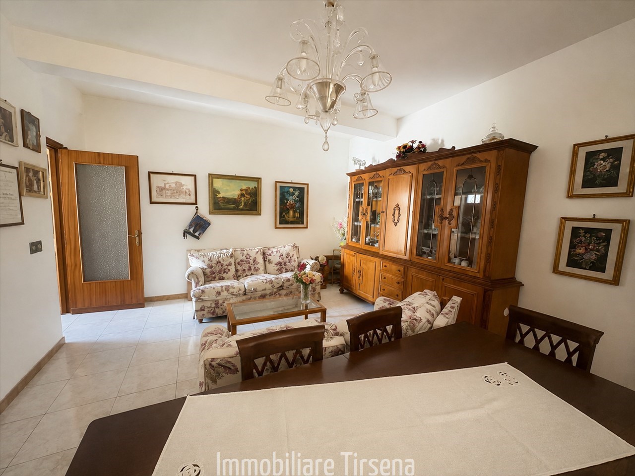 Villa con giardino a Montecchio